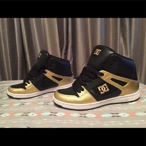 DC High Tops - SIZE 7